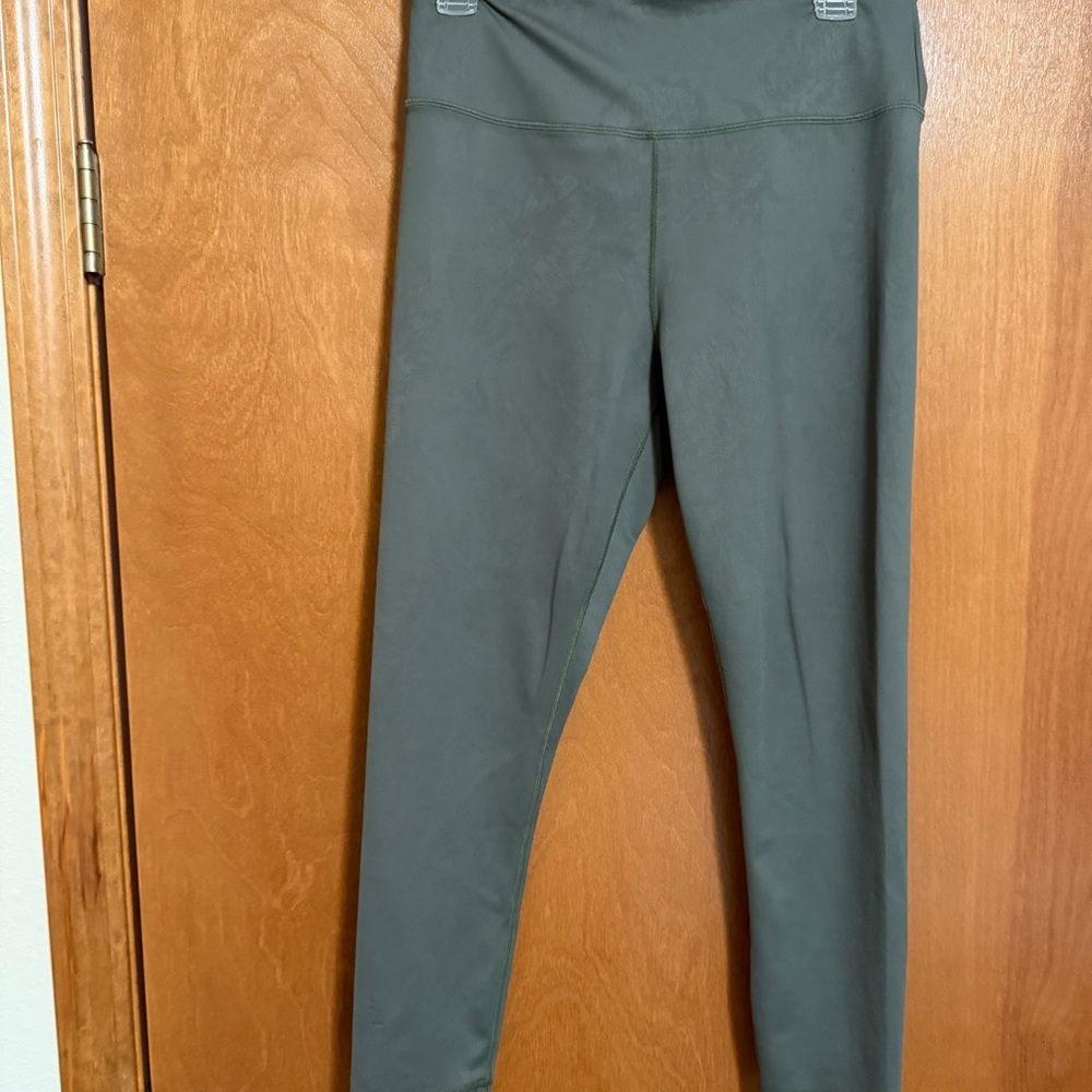 Green High-Waisted Leggings